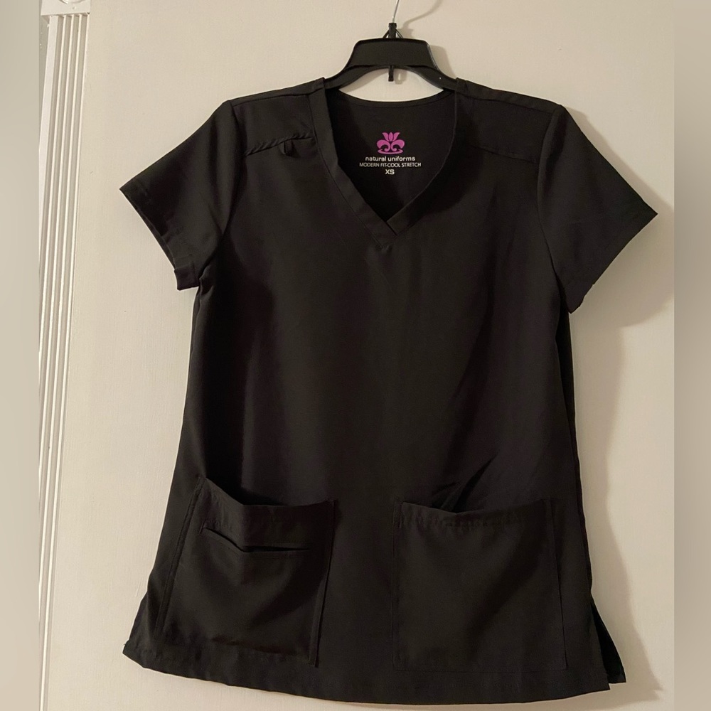 NWT natural uniforms black cooling scrub top XS